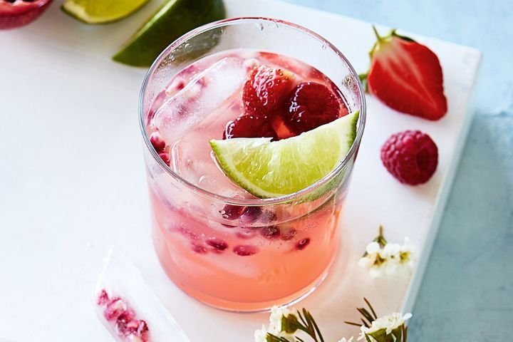https://triciaextra.com/wp-content/uploads/2021/07/Pink-grapefruit-party-punch.png